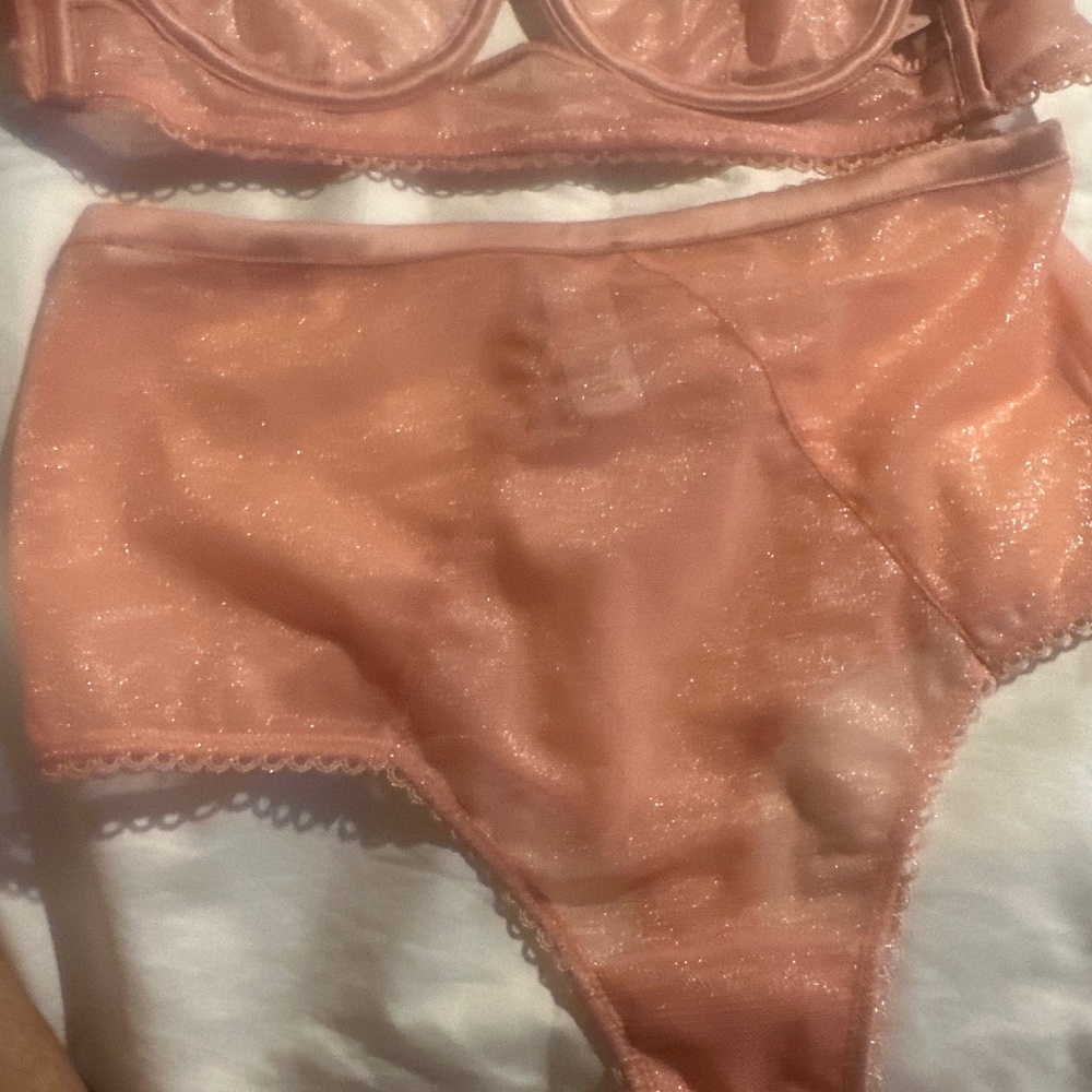 Victorias Secret Bra & high waist panty set 34B-S New